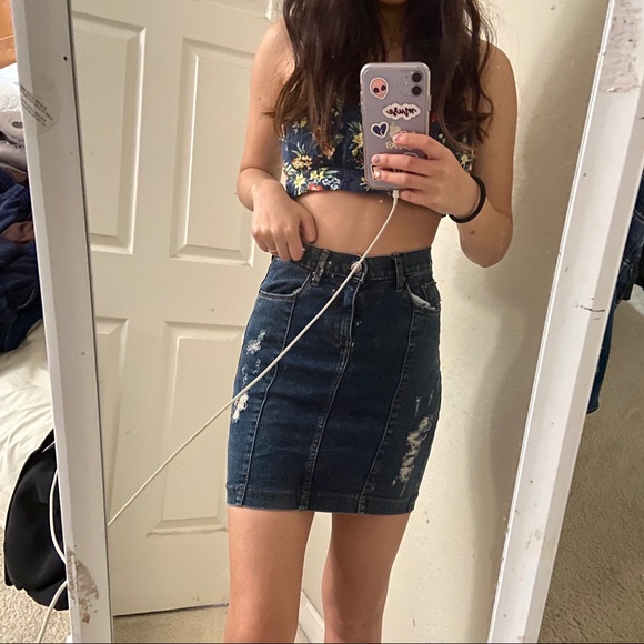 distressed bodycon skirt - Picture 2 of 3